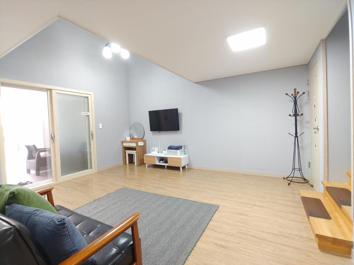 Eutteum-Won Pension Jeju Ngoại thất bức ảnh